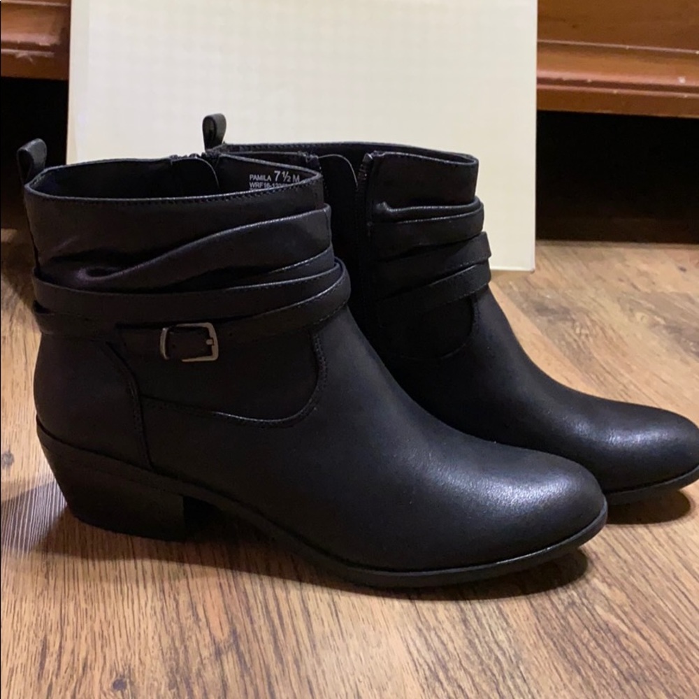 NEW in Box!!  Kim Rogers Pamila Boots